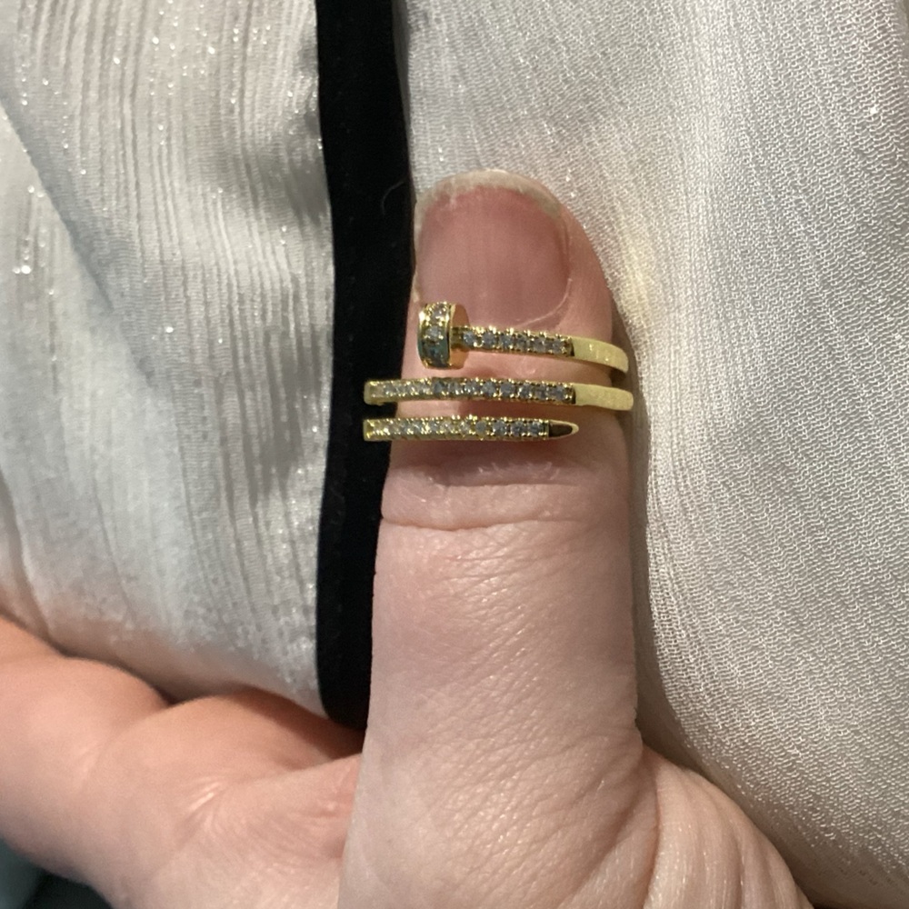 💋💄18k Gold Polymer Sparkling Zircon Swirl Nail Ring - Picture 8 of 17